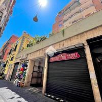 2 LOCALI A NAPOLI