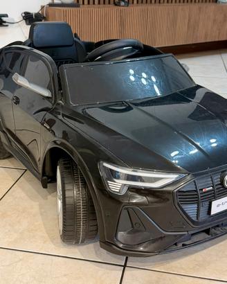 Auto elettrica bambini audi e-tron