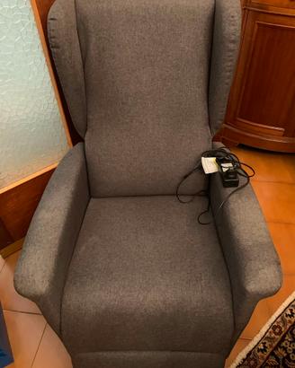 Poltrona alza persone per anziani e disabili