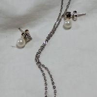 collana con orecchini