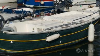 Gozzo vetroresina 6.200 trattabili + motore 15cv