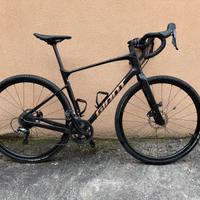 Giant Revolt 3 Advanced 2023 (Gravel) - Carbonio