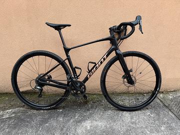 Giant Revolt 3 Advanced 2023 (Gravel) - Carbonio