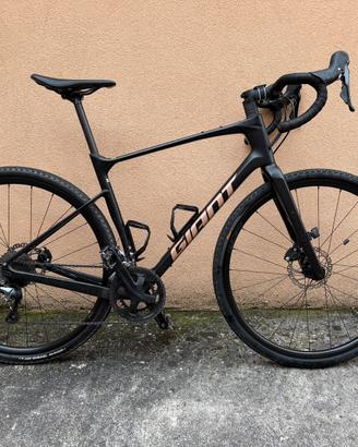 Giant Revolt 3 Advanced 2023 (Gravel) - Carbonio