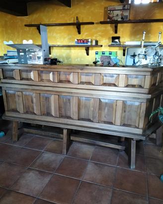 mobile bar con mensole 