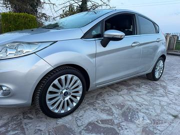 Ford Fiesta 1.2 82 CV 5 porte Titanium neopatentat