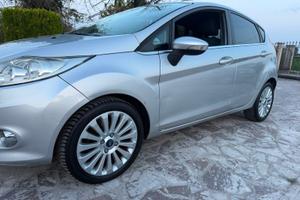 Ford Fiesta 1.2 82 CV 5 porte Titanium neopatentat