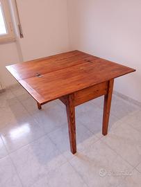 Tavolo fine '800 estensibile
con apertura a libro