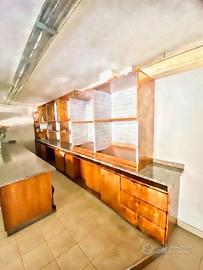 Bacheca libreria con cassettiera