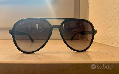 Occhiali da sole Ray-Ban modello RB4376