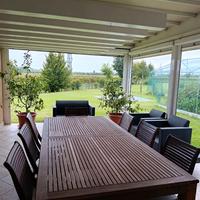 Tavolo da esterno in tech