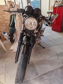 triumph thruxton 900