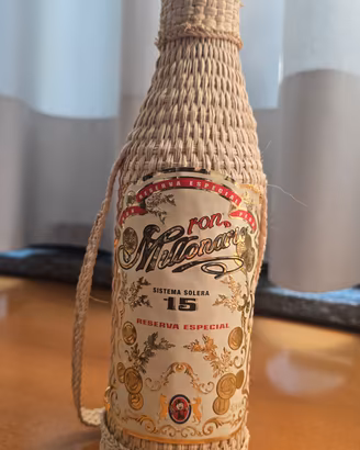 Bottiglia vuota Ron Millonario  15 -  Collezione