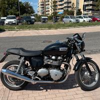 Triumph thruxton 900