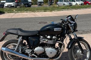 Triumph thruxton 900