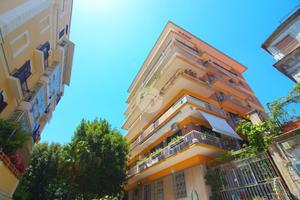 3 LOCALI A NAPOLI