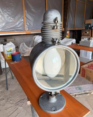 Faro industriale anti deflagrante vintage