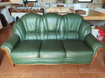 Divano Alberto Nieri con 2 poltrone in pelle verde