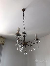 Lampadario con gocce di vetro