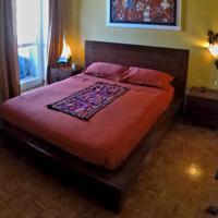 Letto matrimoniale etnico con comodini