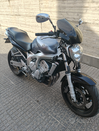 Moto Yamaha fz6