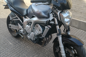 Moto Yamaha fz6