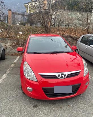 Hyundai i20 rossa