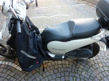 Aprilia Scarabeo 300 - 2010