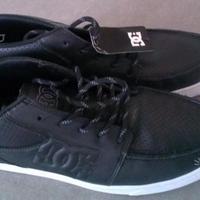 Scarpe DC pelle nera mis.40 Eu 7.5 US NUOVE