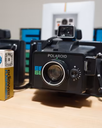 Collezione Polaroid Vintage con Libro