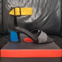 Exe' sandali con tacco