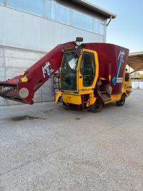 Carro miscelatore semovente AGM