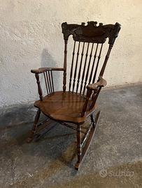 Sedia a dondolo in legno