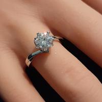  Anello in argento sterling con moissanite