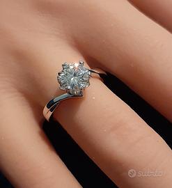  Anello in argento sterling con moissanite