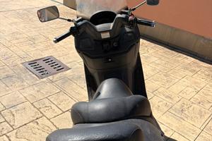 SUZUKI BURGMAN 400 – 2001 – SOLO 17.000 KM