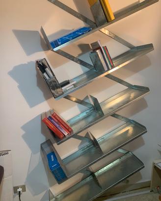 Libreria “DESALTO” in acciaio grezzo