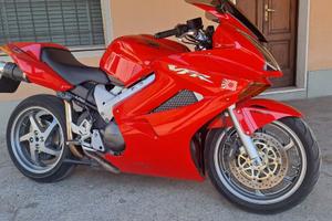 Honda VFR 800 VTECH