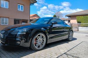 Aufi TT 2.0 TFSI S-Line