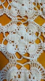 Copriletto vintage ad uncinetto bianco