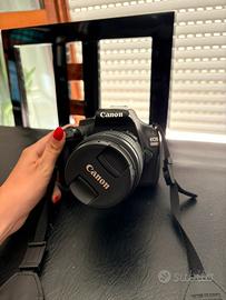 Canon EOS 1100D + 18-55 mm + borsa e accessori