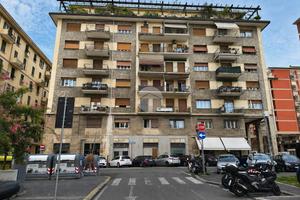 4 LOCALI A LA SPEZIA