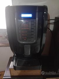 distributore caffe' e bevande