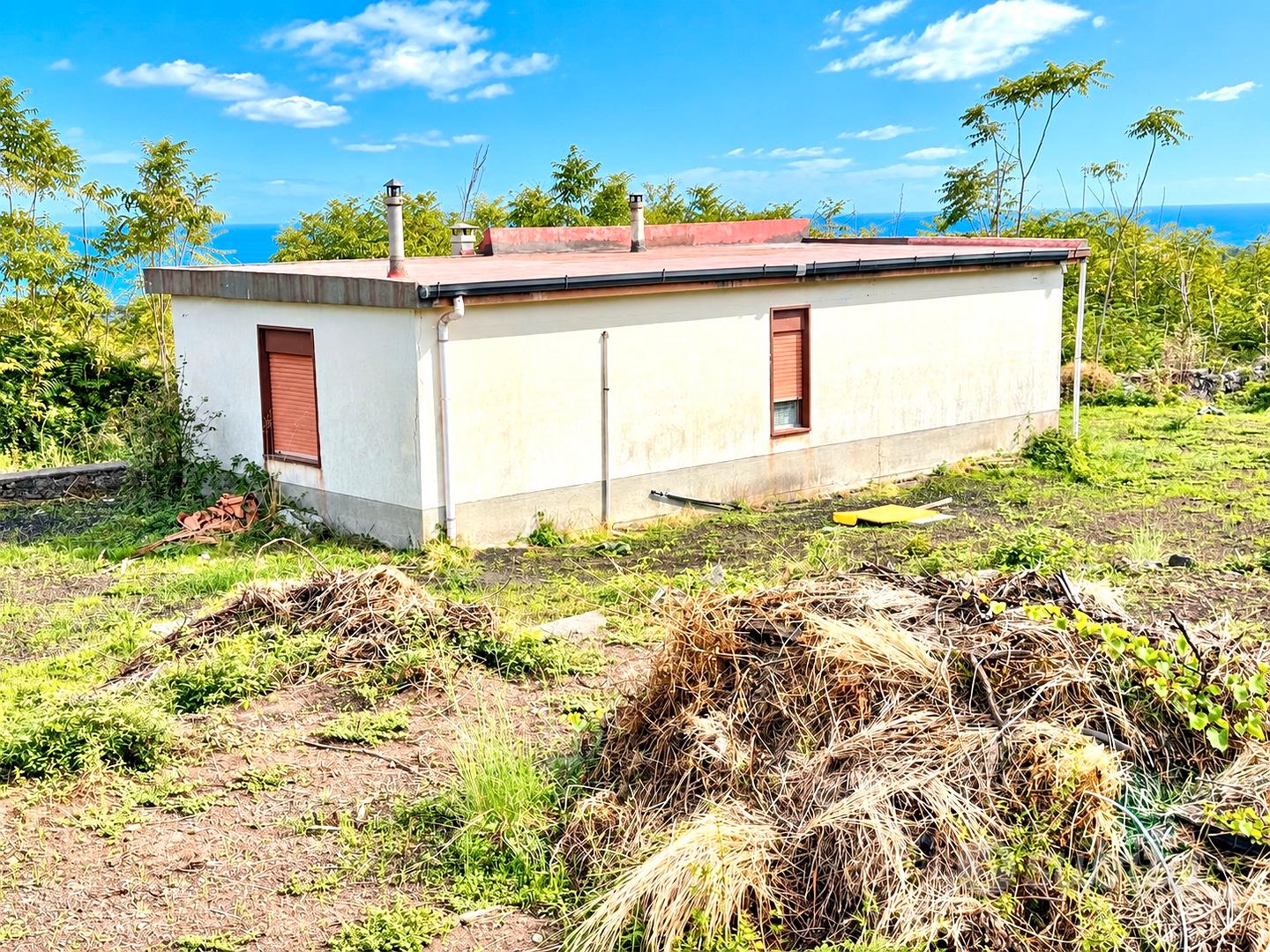 Ampio terreno pianeggiante con fabbricato - Vista 3