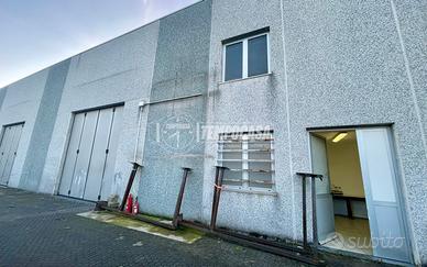 Capannone a Misinto 3 locali