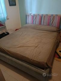 Letto matrimoniale con cassettone