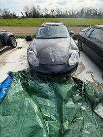 Porsche 996 incidentata