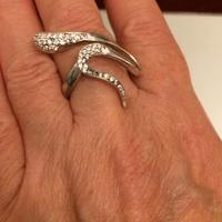Anello in argento con pave’ zirconi