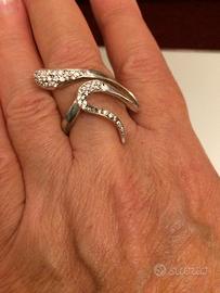 Anello in argento con pave’ zirconi