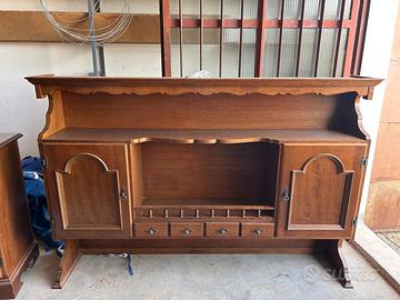 Mobile credenza  